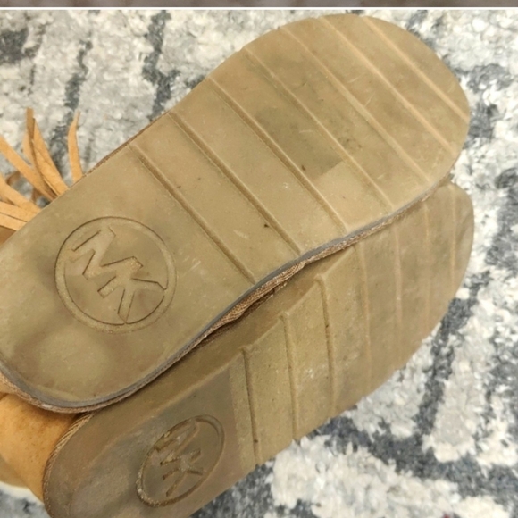 2 pairs of Michael Kors boots size 4 - Picture 9 of 13